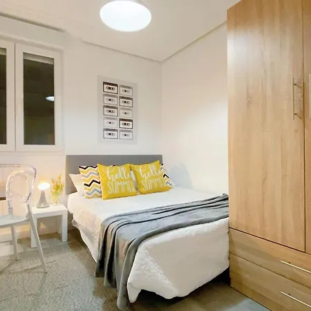 Apartamento Parking Publico Gratis - Muy Decorado - Balcones